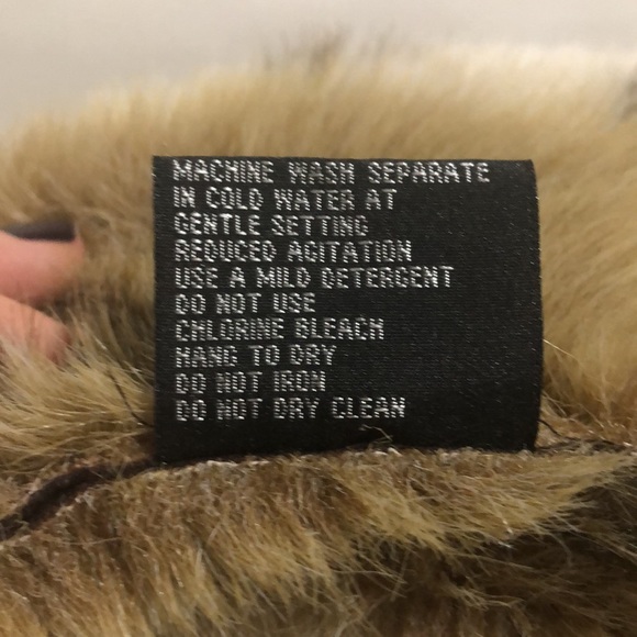 Hooded Vest - Picture 7 of 7